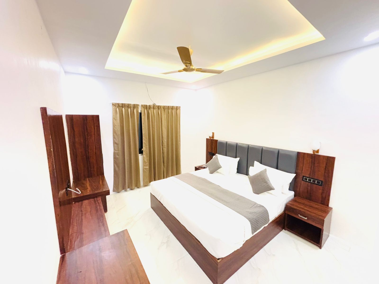 Hotel Omkar Palace - Tap to explore photos