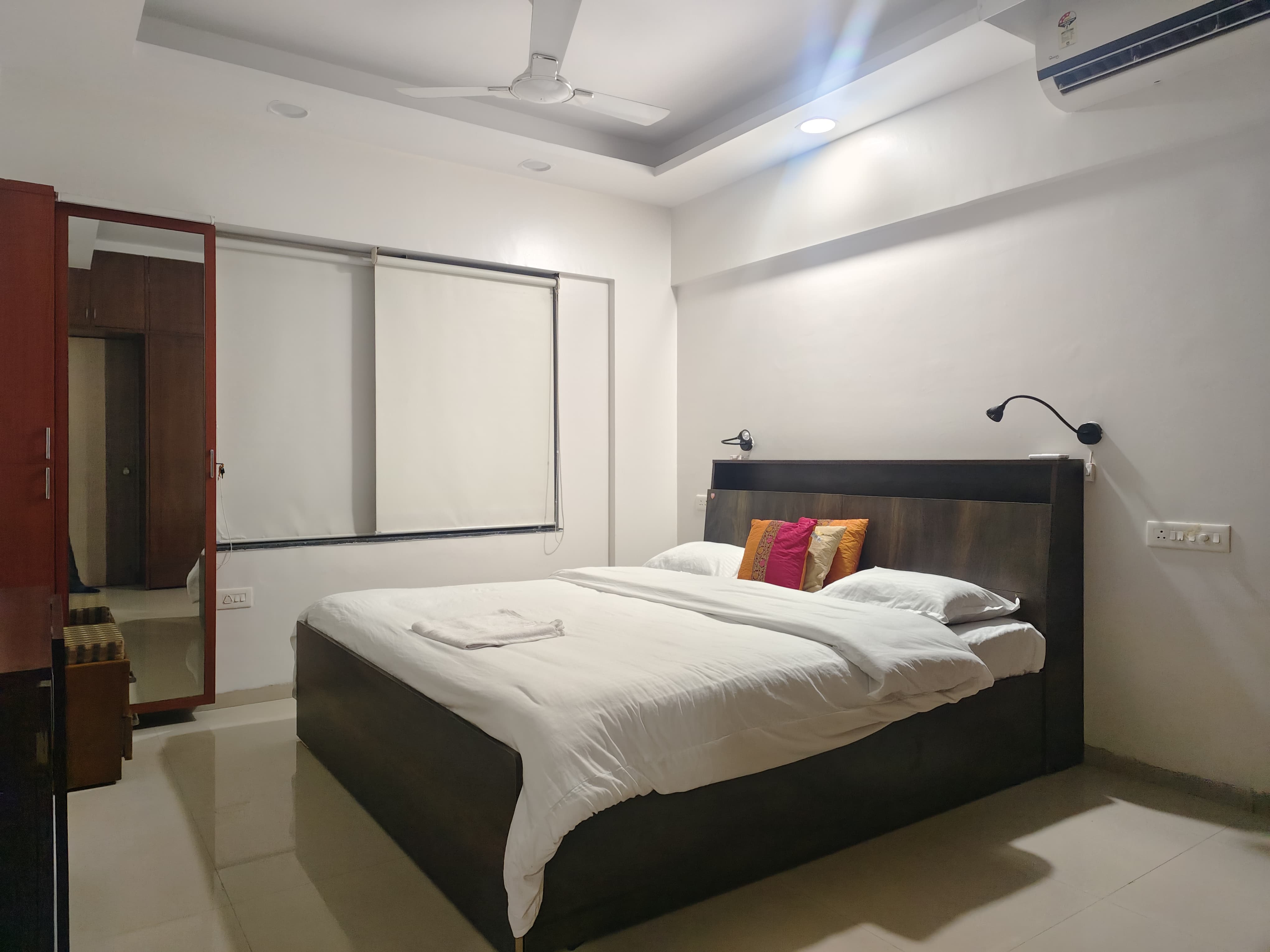 Caroline 2BHK apartment - Tap to explore photos