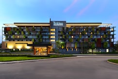 Tinidee Hotel Bangkok Golf Club, Khlong Luang