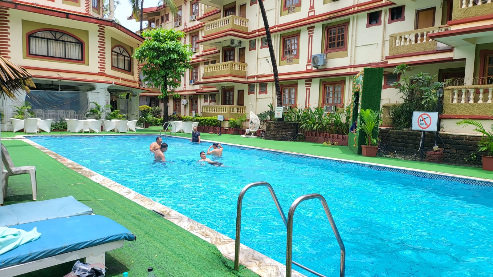 1BHK- pool view Apartment - 2mins Candolim Beach - Tap to explore photos