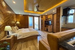 Chalet De Nature | Rooftop Sitting x WIFI, Rishikesh