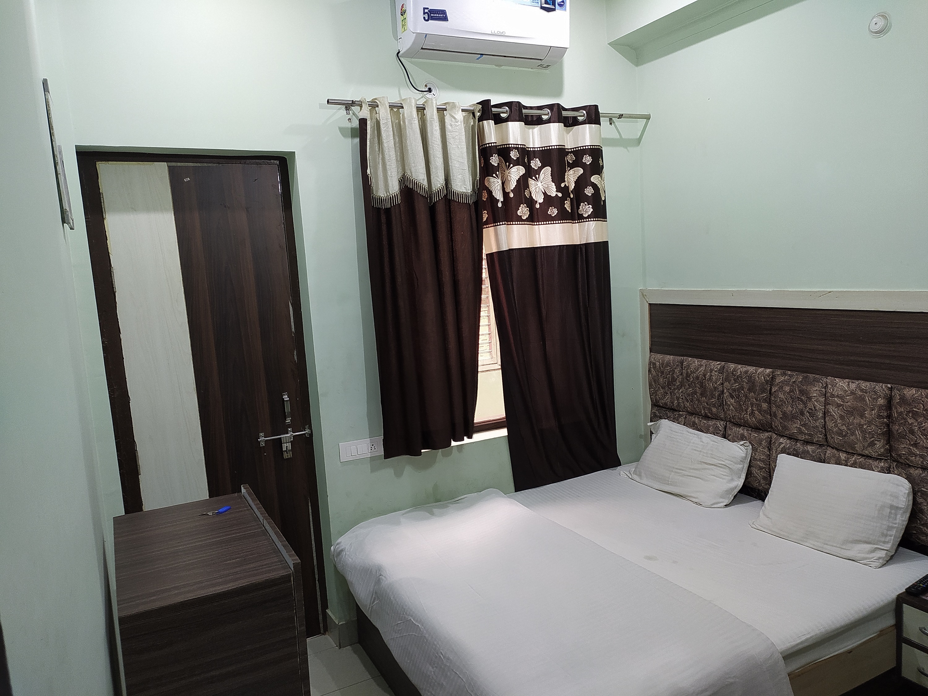 Shri Bala ji Residency - Tap to explore photos