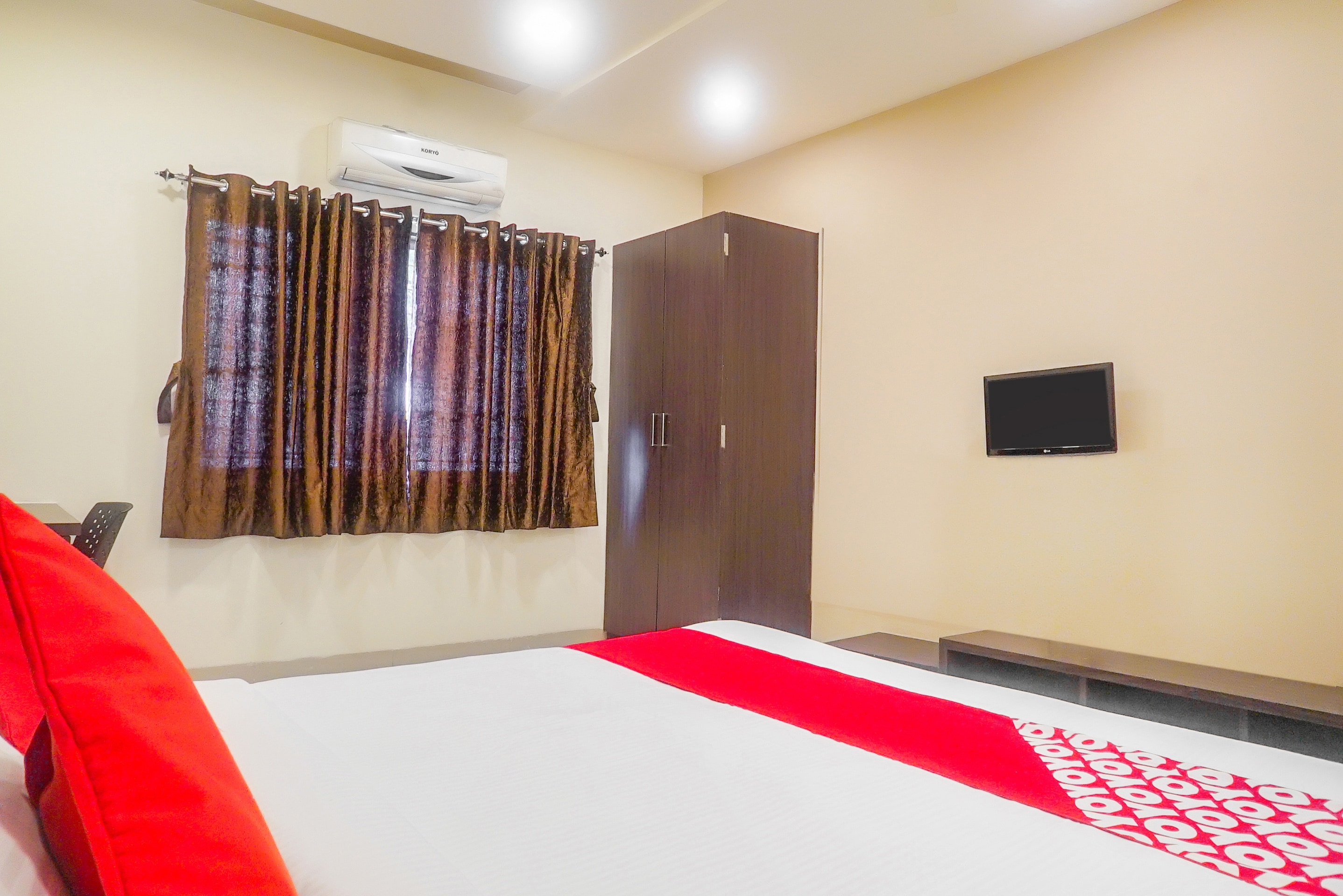 Hotel O Paradise Inn Talegaon Dabhade - Tap to explore photos