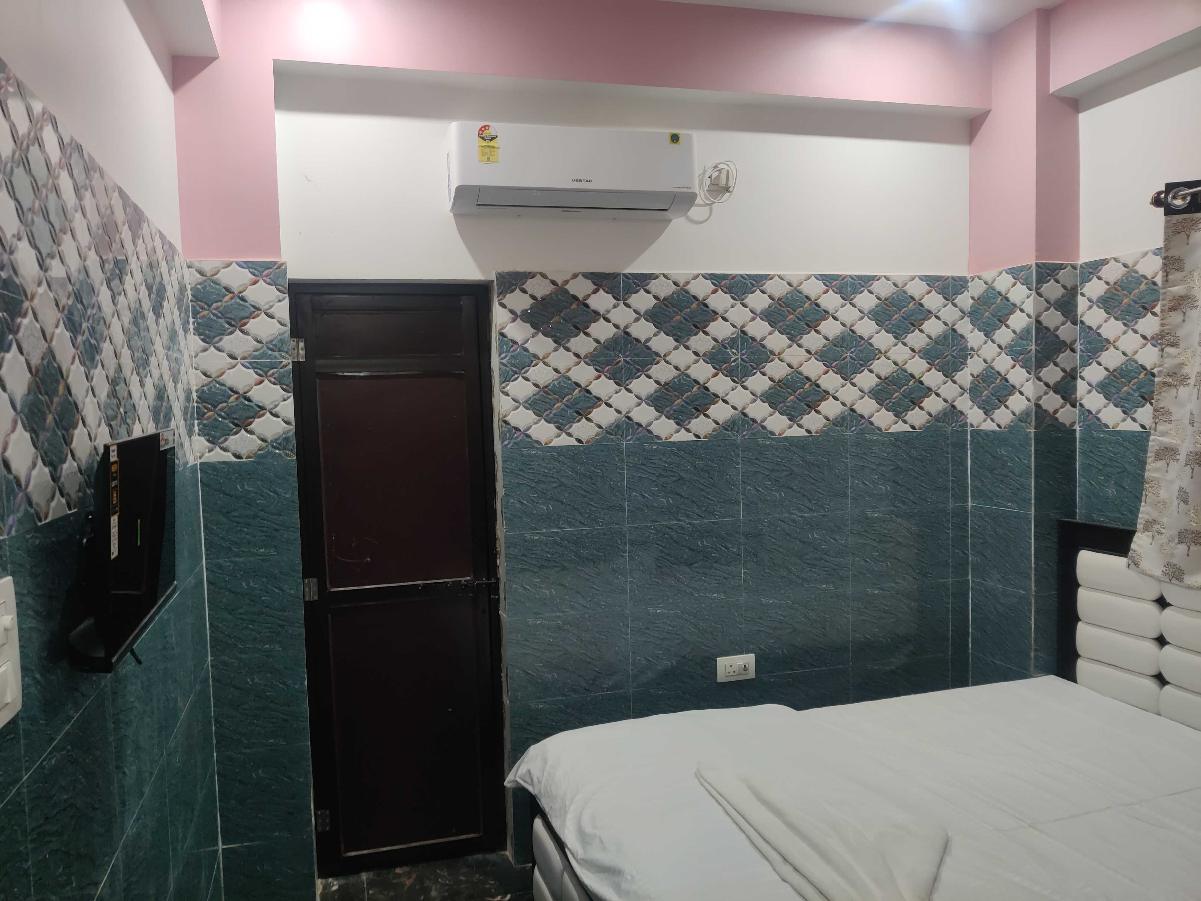 Hotel O Gaurav International - Tap to explore photos
