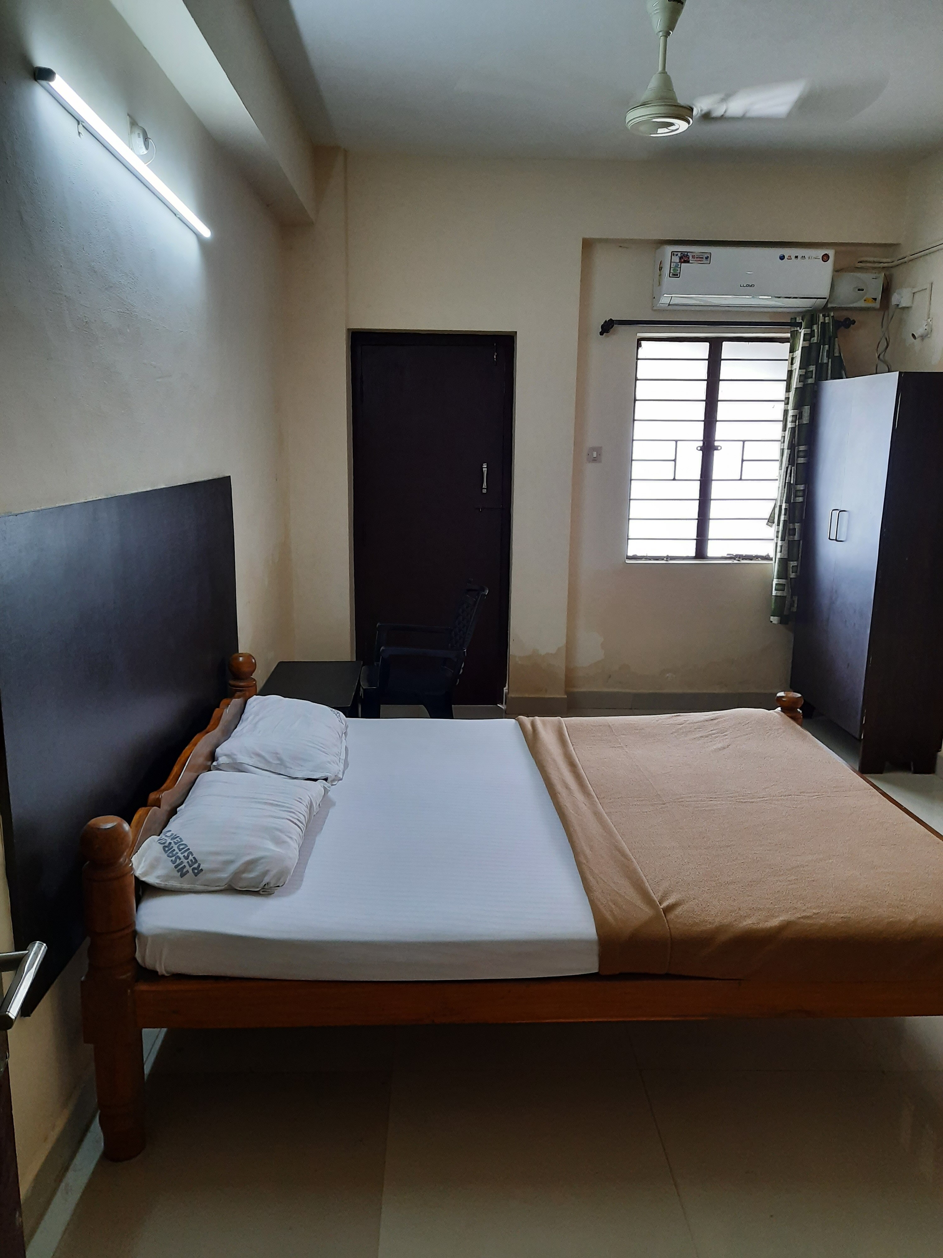 Nisarga Residency - Boarding & Lodging - Tap to explore photos