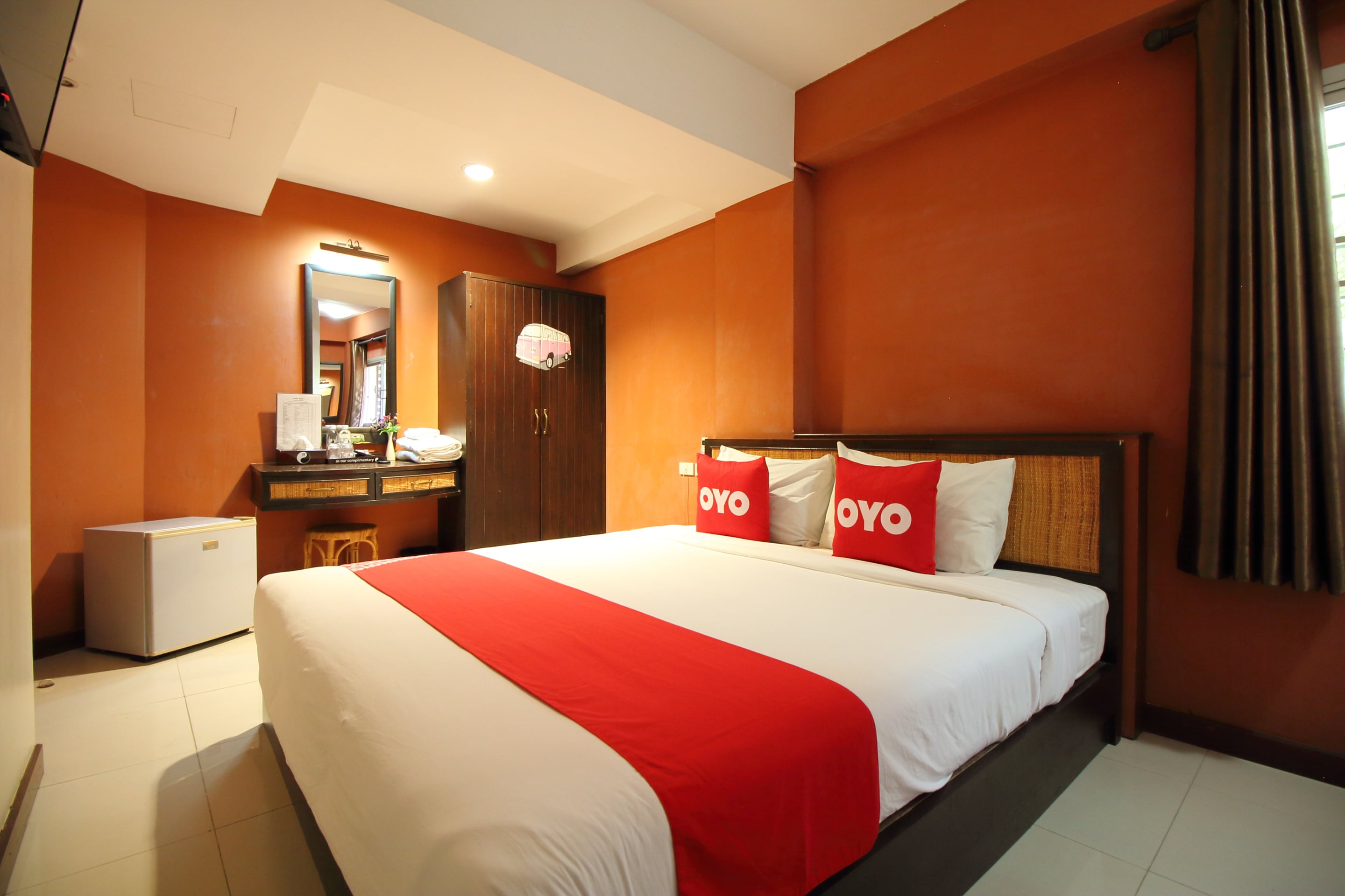 OYO 482 Pannee Lodge Khaosan (SHA Plus) - Tap to explore photos
