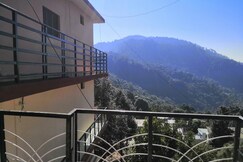 Green Pine Homestay | Rooms & Restaurant, Lansdowne