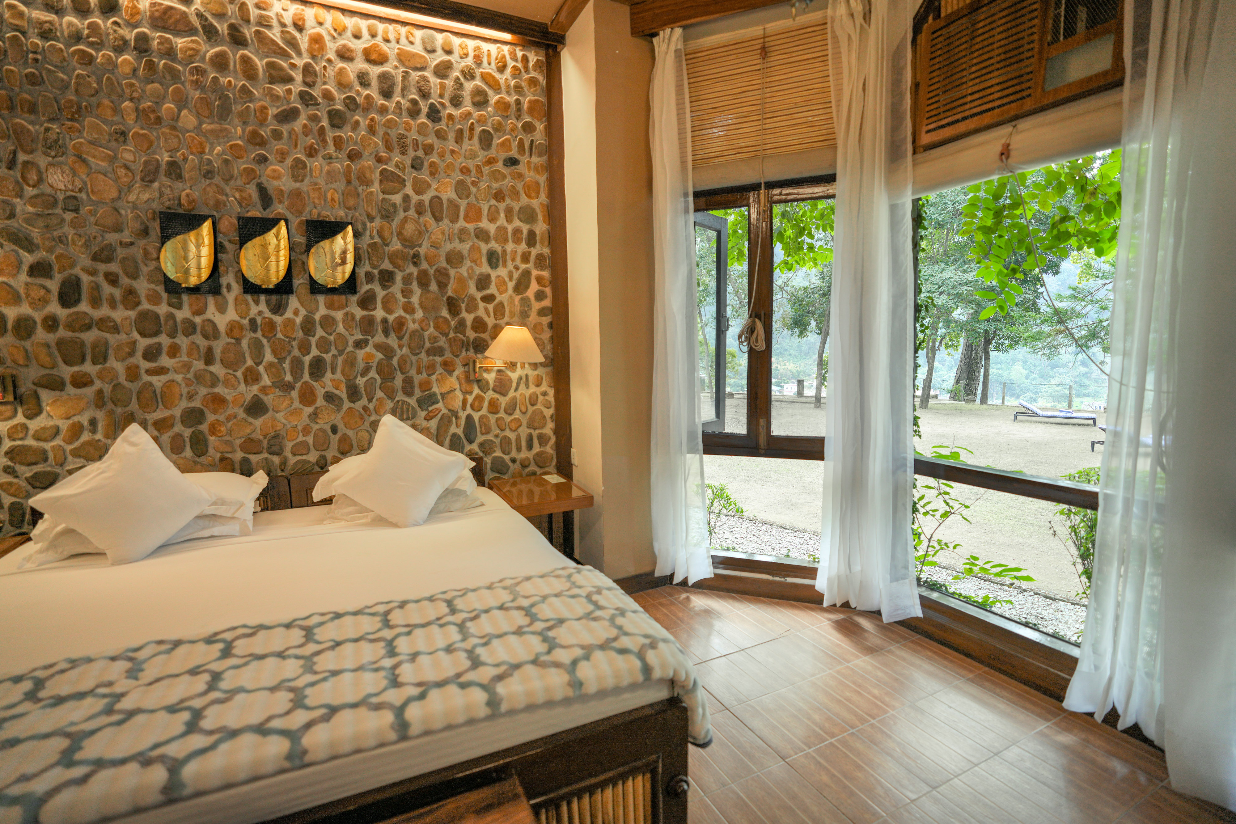 Corbett The Den Riverview Resort & Pet Friendly - Tap to explore photos