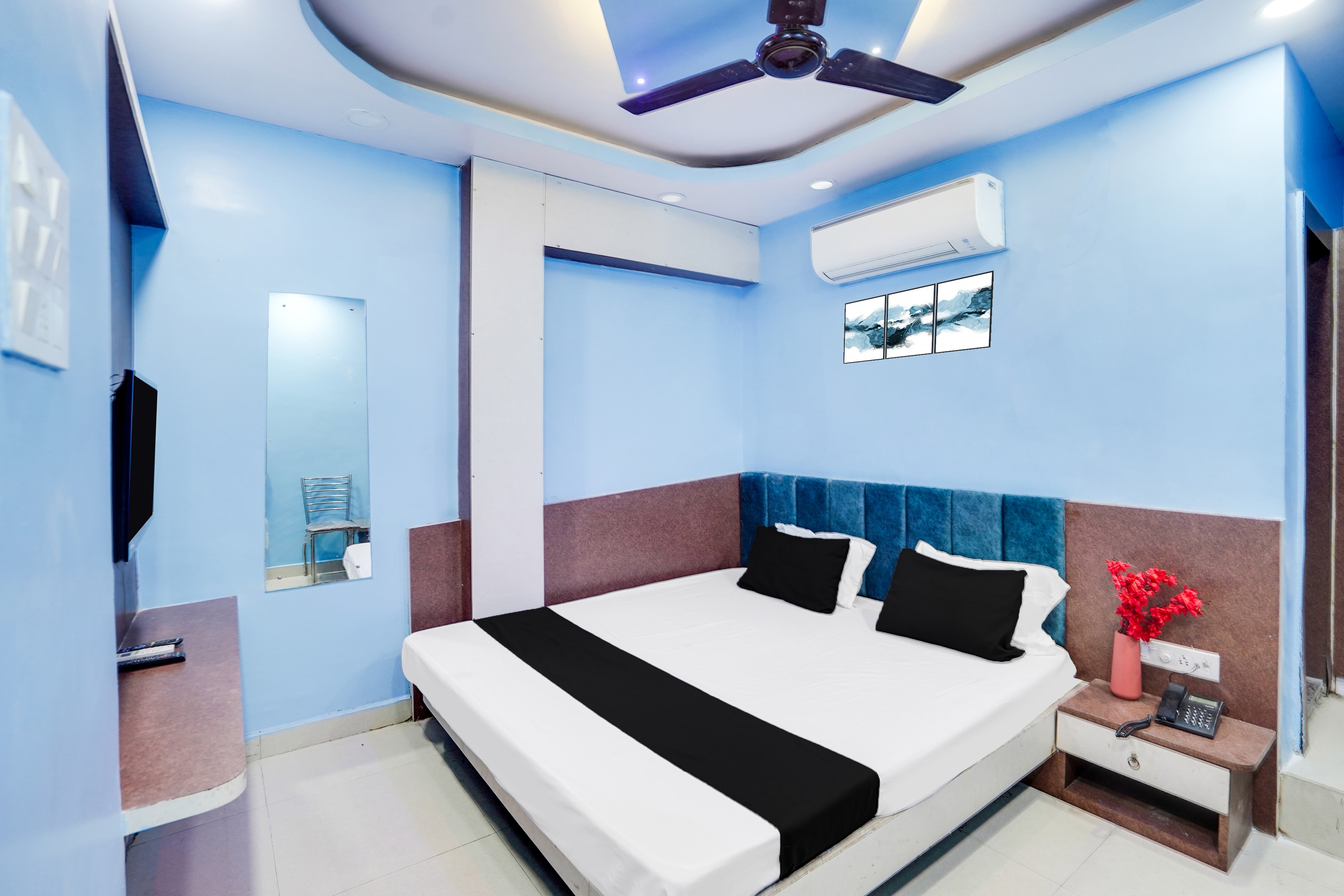 Super Townhouse Butler Road Near Maripur Chowk - Tap to explore photos