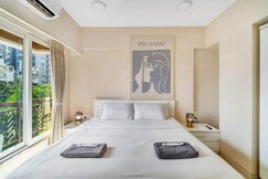 Tao B Cozy Private Room in Shared 3BHK, Mumbai