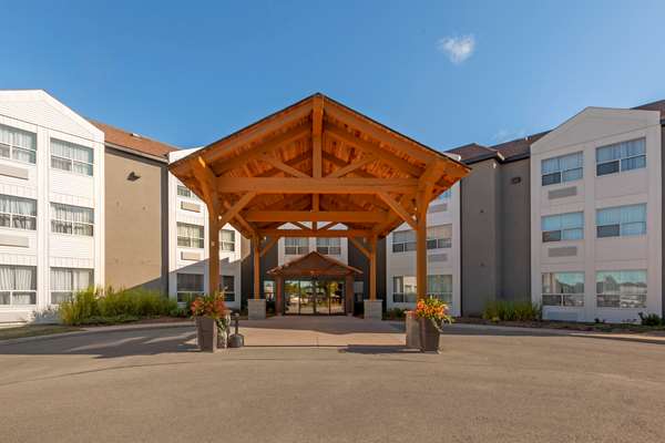 Best Western Plus Rose City Suites - Tap to explore photos