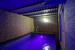 Mount Bungalows 1 Bedroom BIG Private Pool Cottage, Lonavala