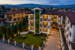 Hotel The Karims  10mins Drive to Dal Lake, Srinagar