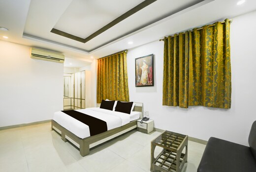 Super Collection O Hotel Royal Villa