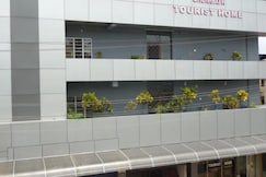 SOUTH SIDE RESIDENCY by Chungath, Chalakudy