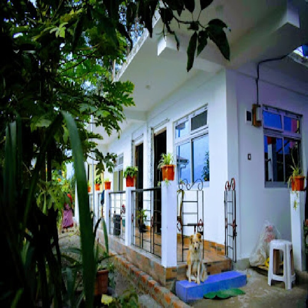 Hotel Himdeep - Tap to explore photos