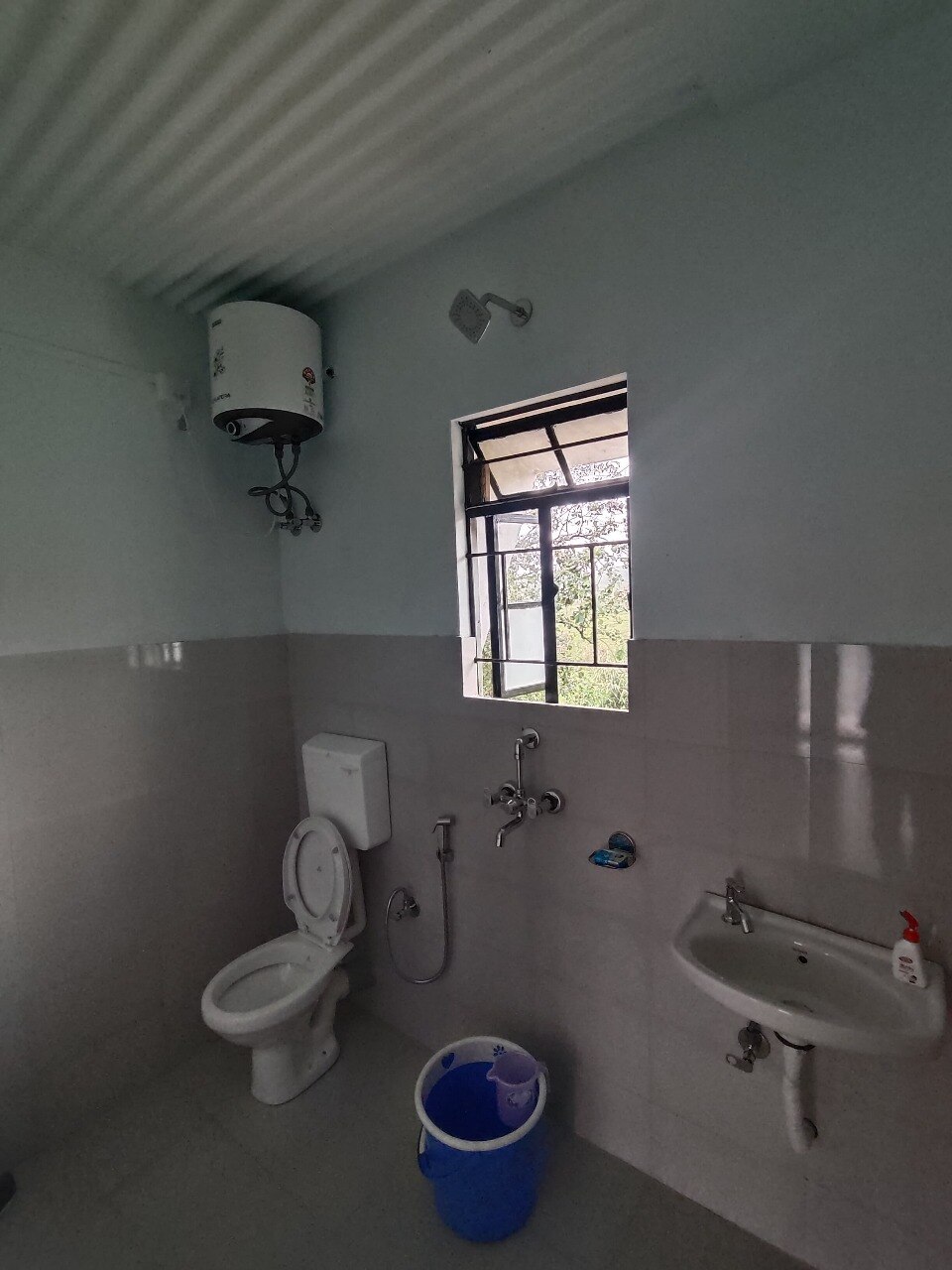 D-Cloud Family Homestay - Tap to explore photos