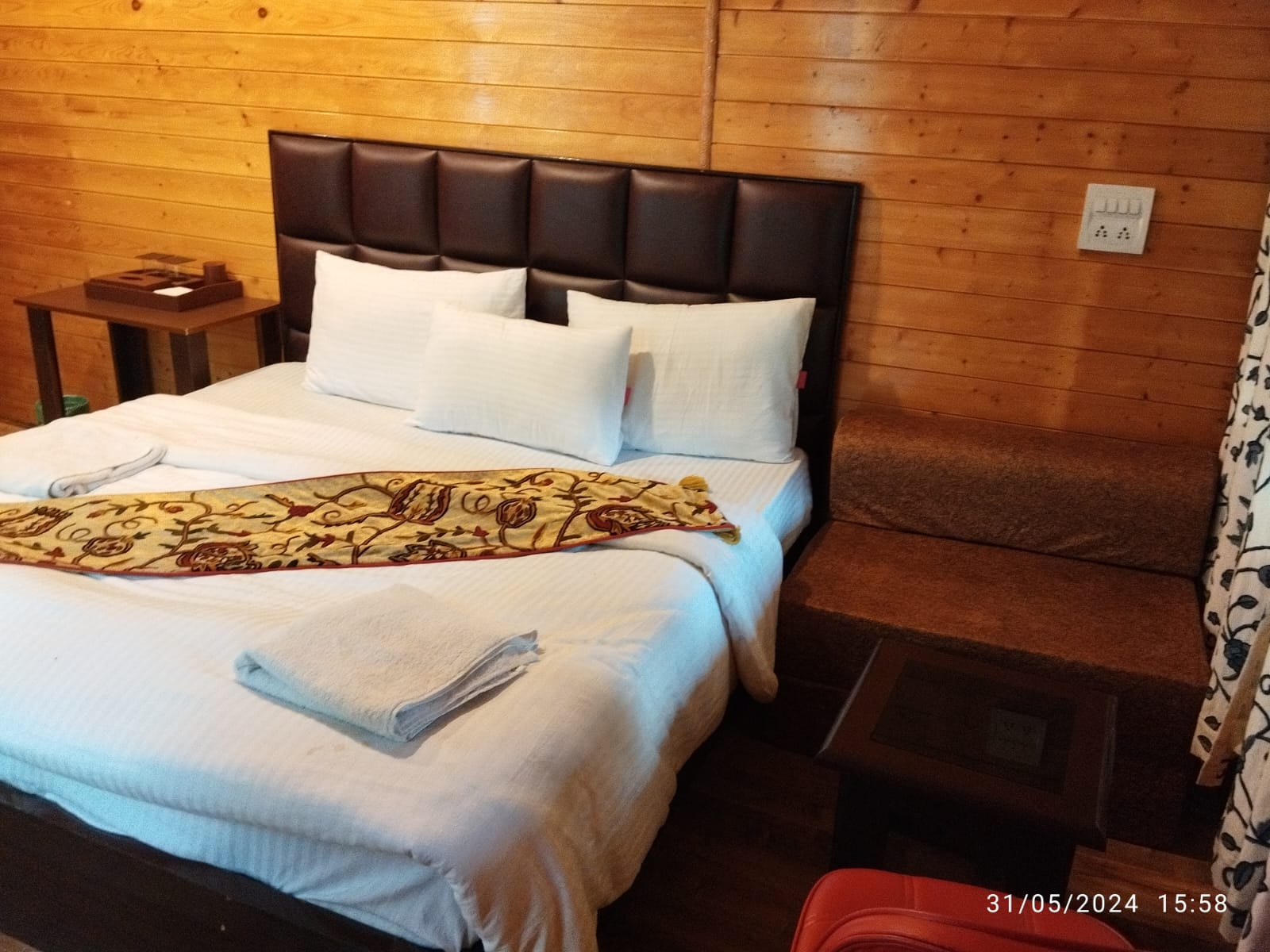 Riversong Inn, Pahalgam - Tap to explore photos