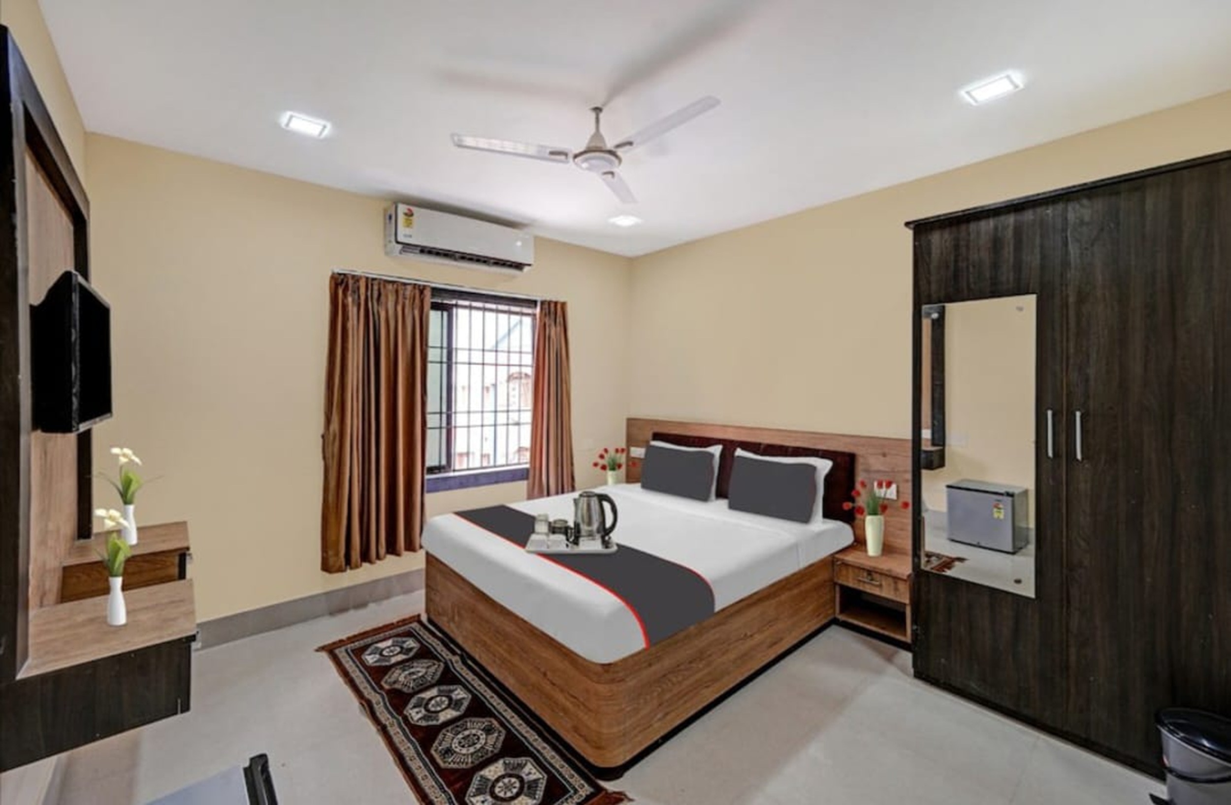 Moon Light Guest House KIIT - Tap to explore photos