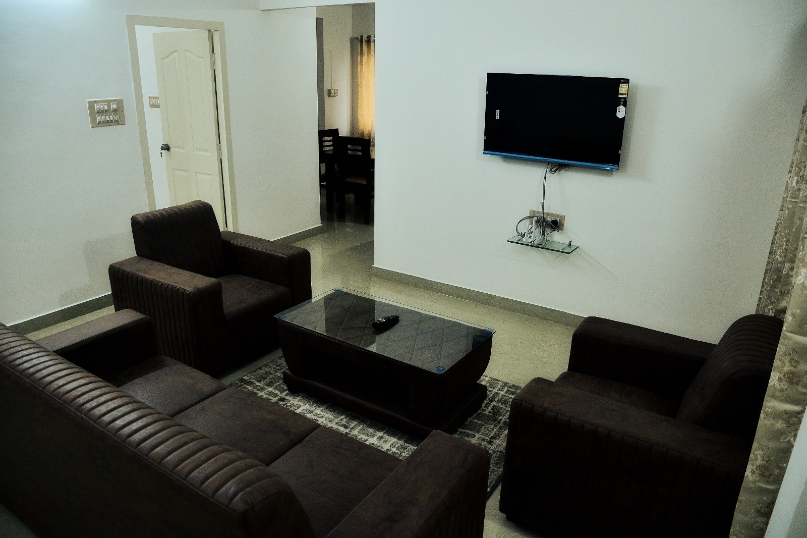 SLV AASHRAYA SERVICE APARTMENT - Tap to explore photos