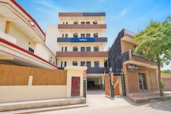 Via Balram - Metro Station Sector 34 Noida, Noida