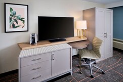 Holiday Inn Burlington Hotel & Conference Centre, Halton