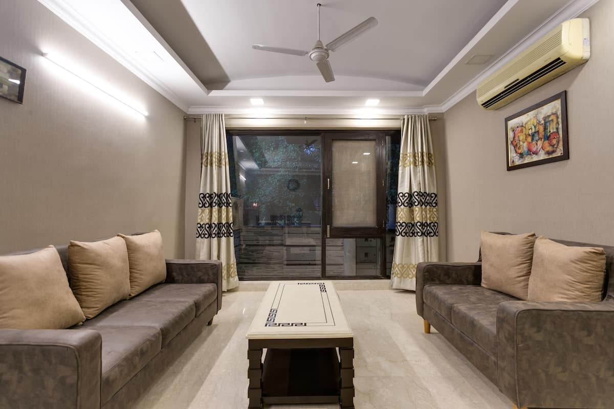 Safdarjung Enclave Apartments 3 Bedroom GROUND - Tap to explore photos
