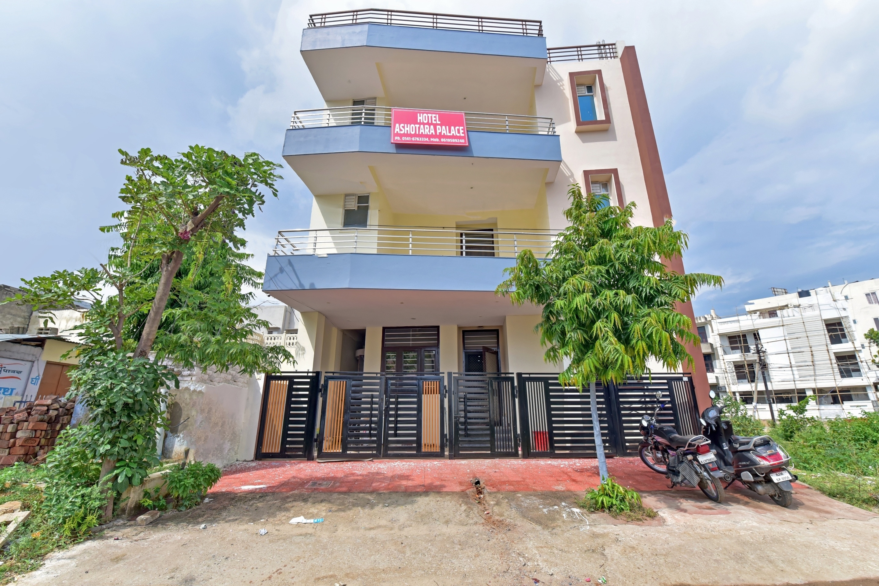 Hotel O Mansarovar Inn - Tap to explore photos