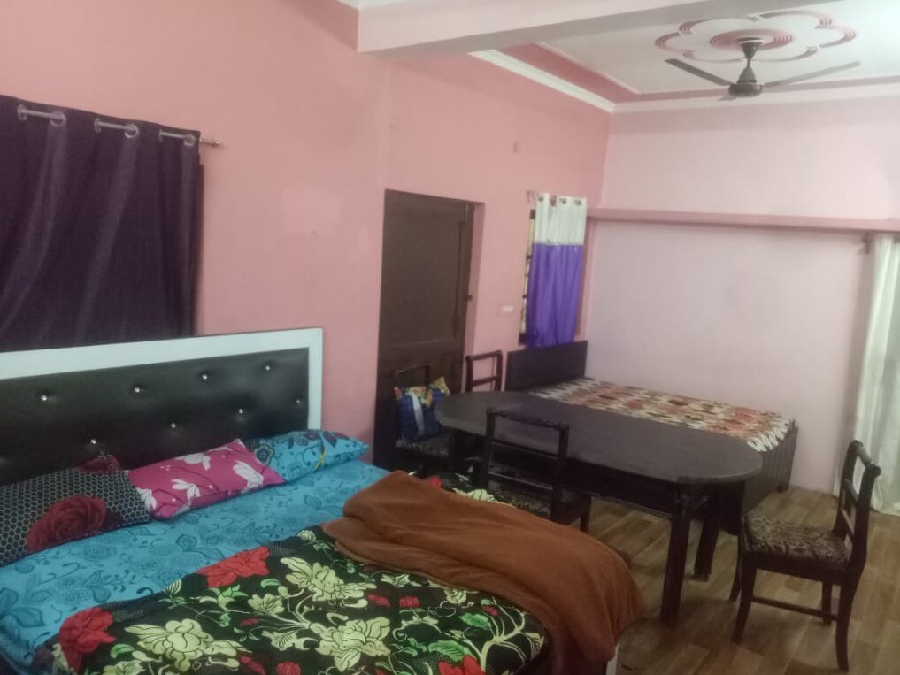 Krishna Guest House - Tap to explore photos