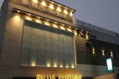 Hotel Solitaire, Barnala