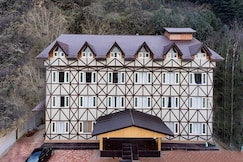 Hotel Sahara Grand Hills (2mins Walk To Dal Lake), Srinagar