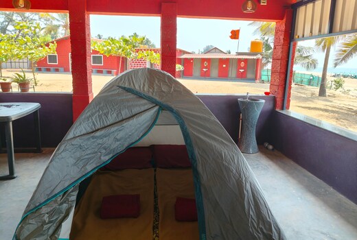 Sea facing tent stay