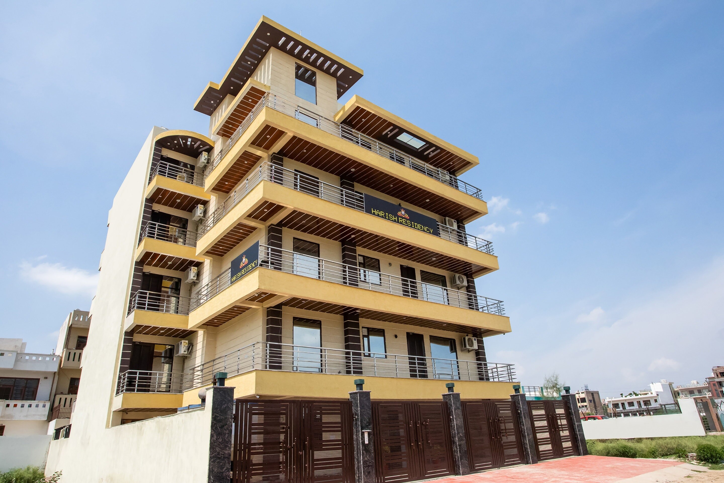Capital O Harish Residency - Tap to explore photos