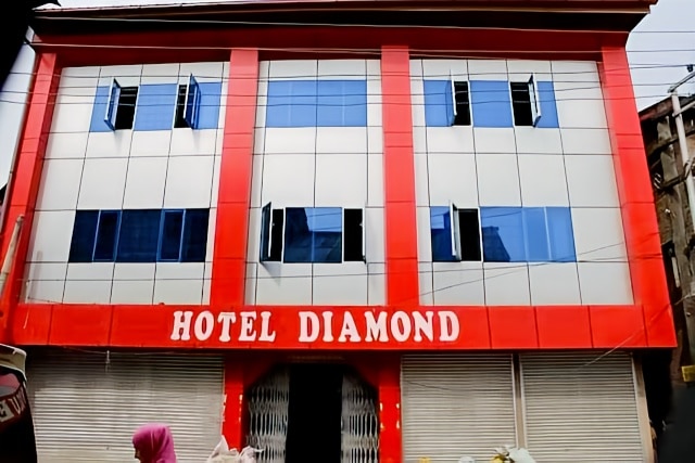 New Diamond by Glitz Hotels - Tap to explore photos