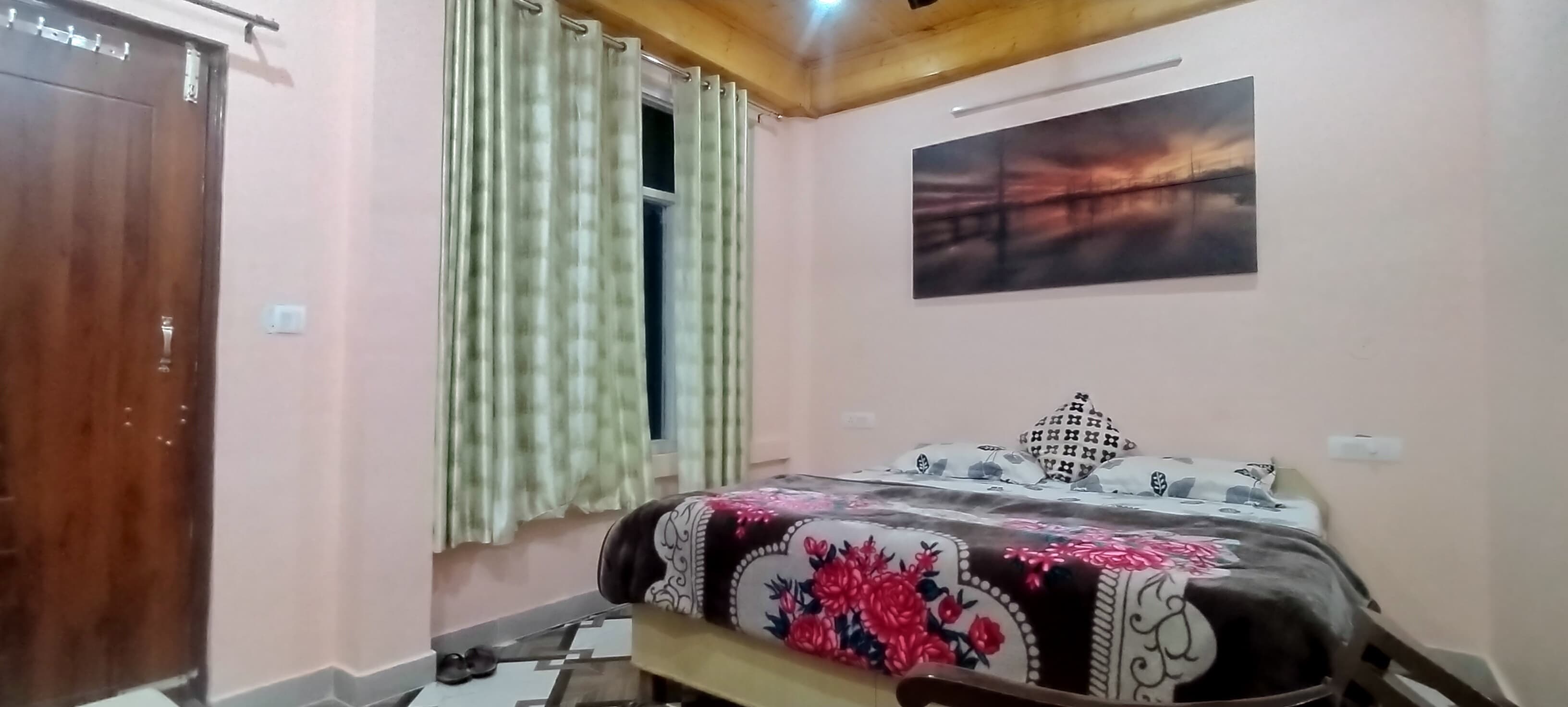 StoneFruit Homestay in Chail by Homeyhuts - Tap to explore photos