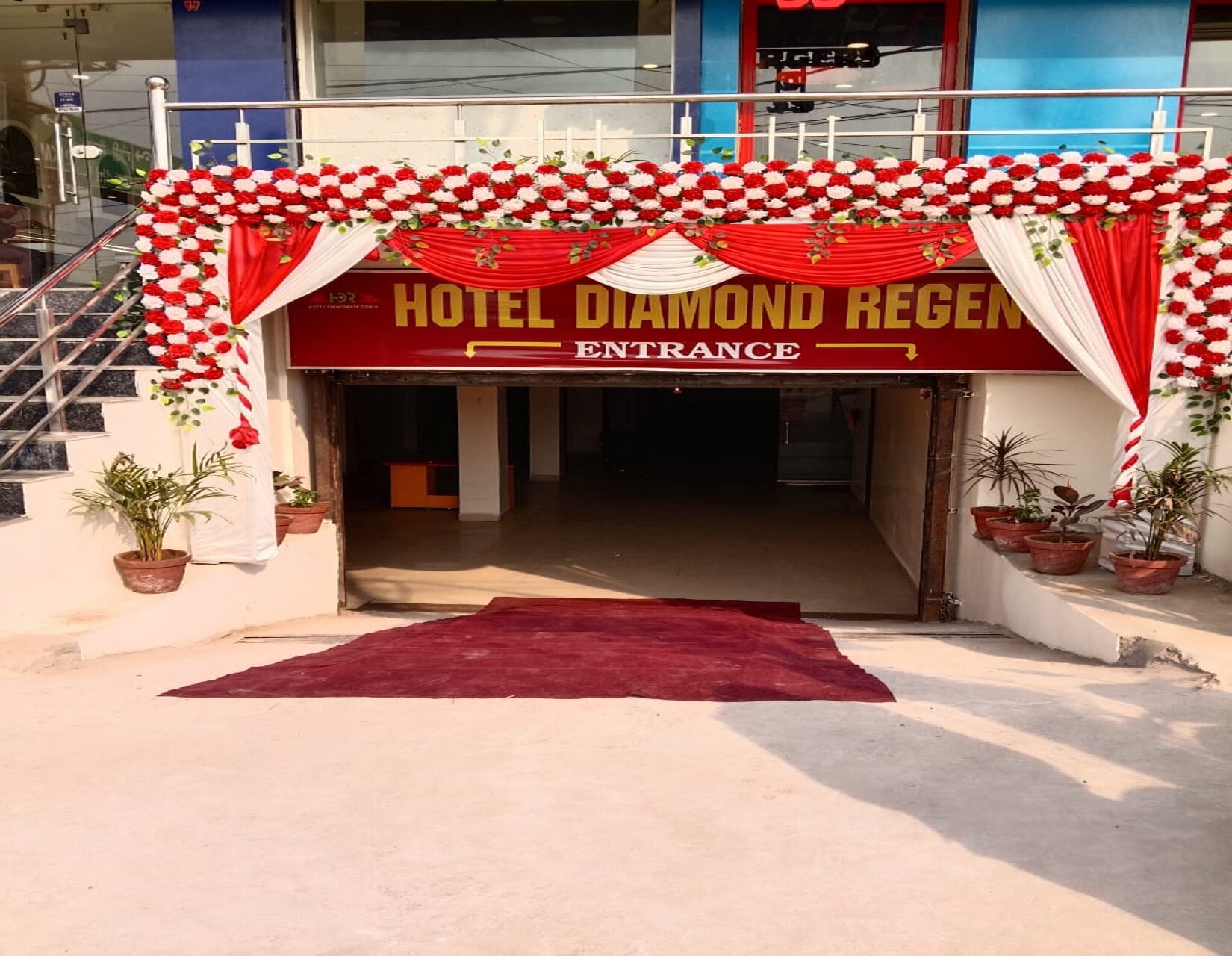Hotel Diamond Regency - Tap to explore photos