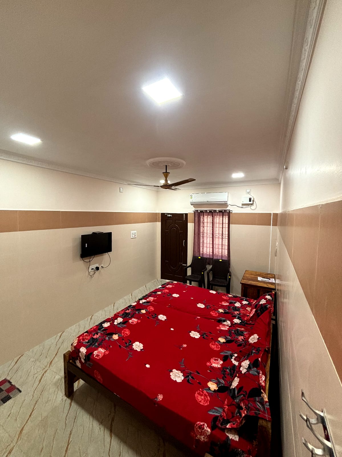 AJR HALL AND A/C ROOMS - Tap to explore photos