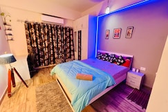 Blue moon, Greater Noida