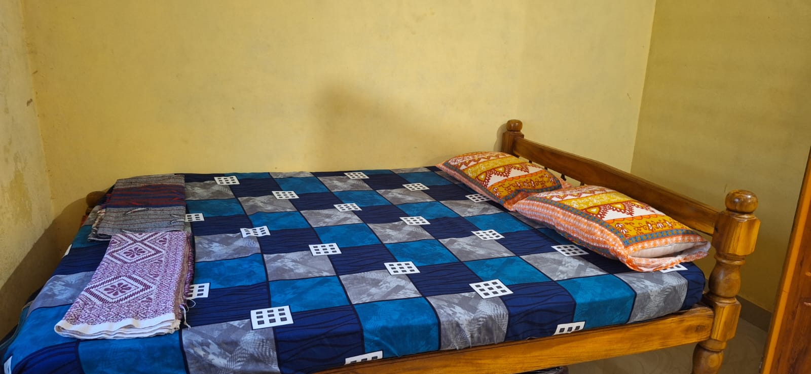 Radha Homestay - Tap to explore photos