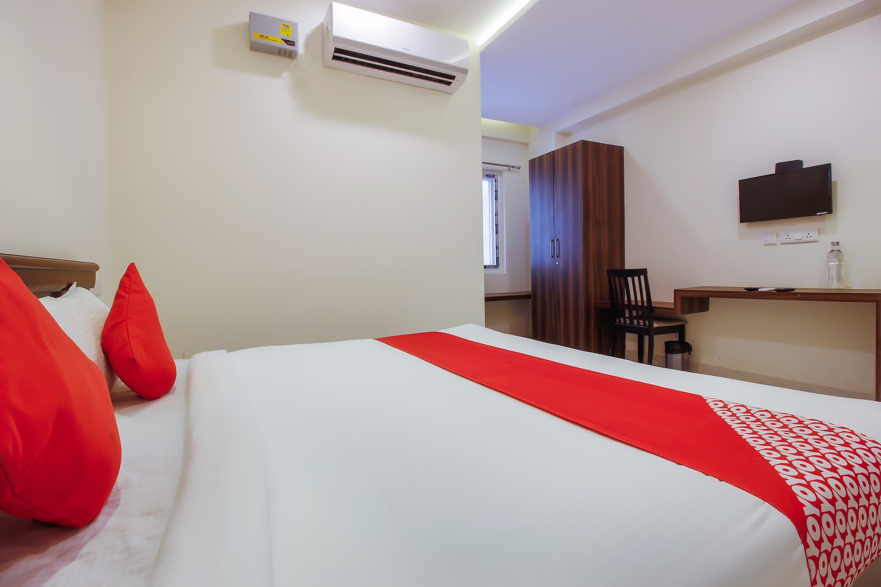 Hotel O Elite Spaces - Tap to explore photos