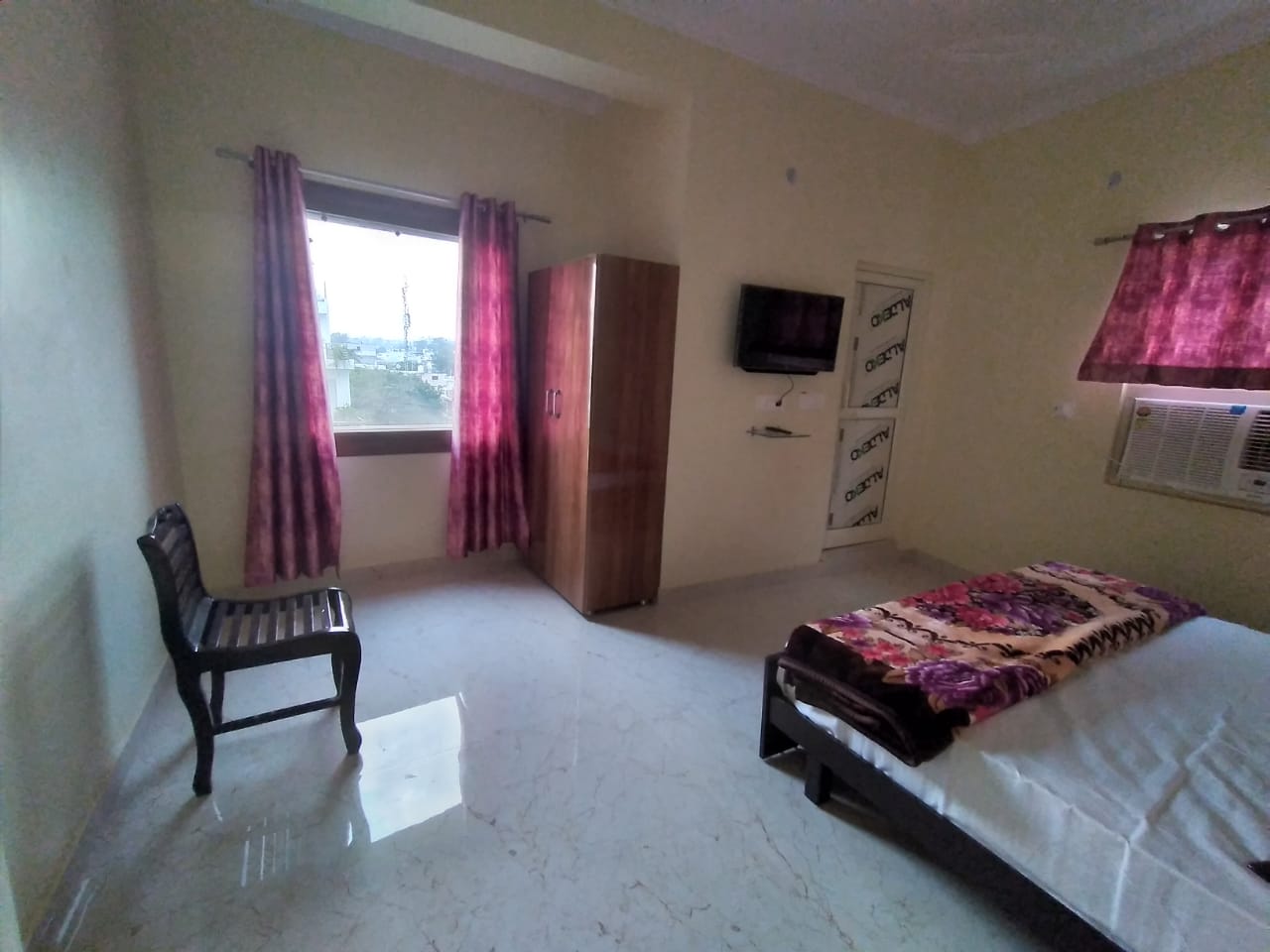 Hotel Govind Palace - Tap to explore photos