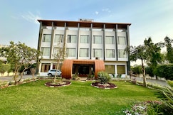 HOTEL NESTWAY  (REFINERY ROAD), Panipat