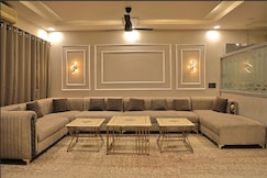 2BHK Luxe Lounge - Cozy & Modern Retreat, Delhi