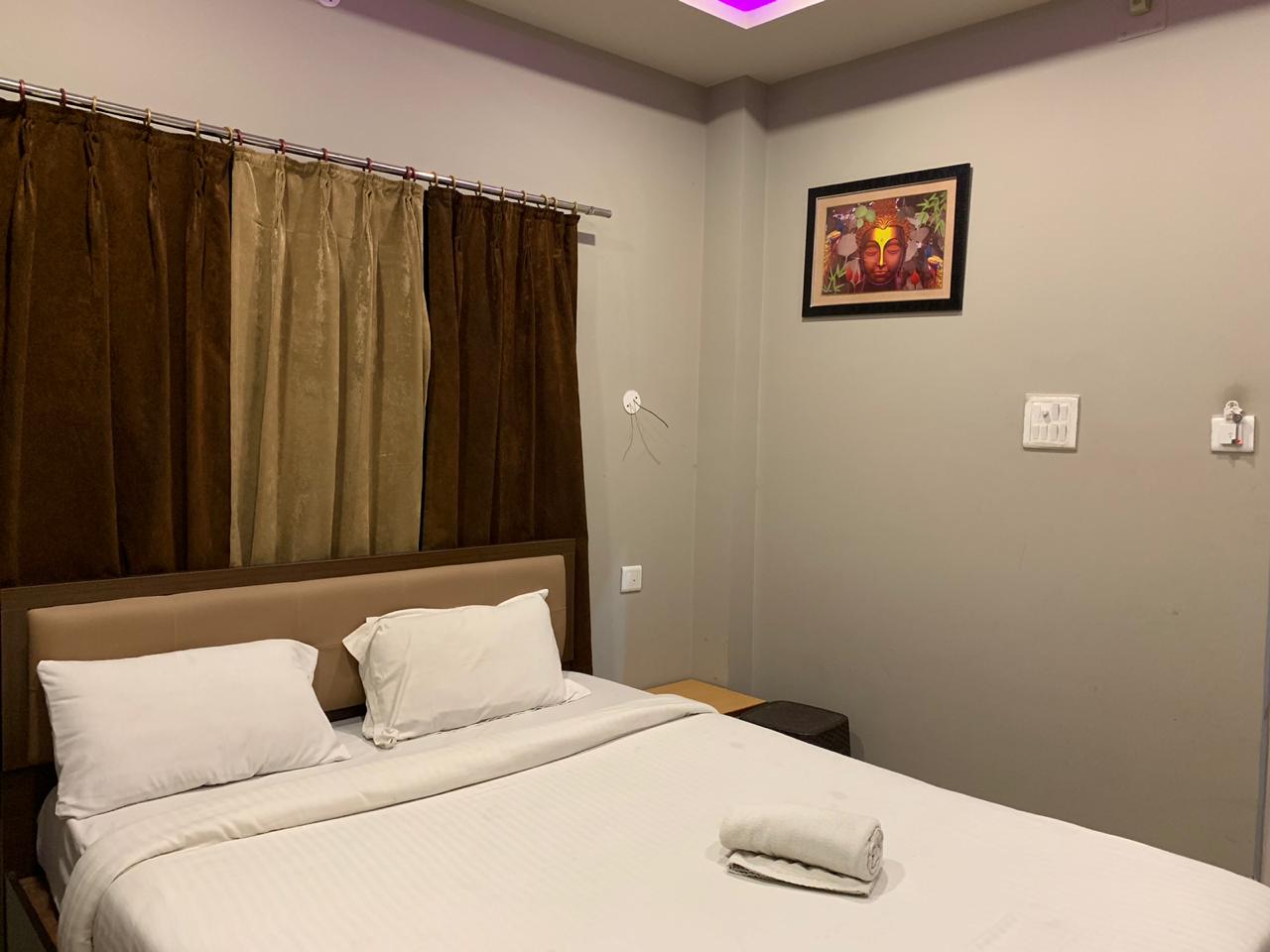 Hotel Golden Dragon - Tap to explore photos