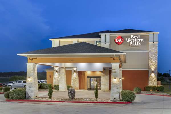 Best Western Plus Longhorn Inn & Suites - Tap to explore photos