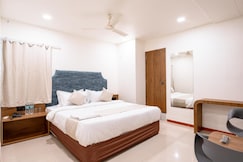 HOTEL SILVER TREE, Rajkot