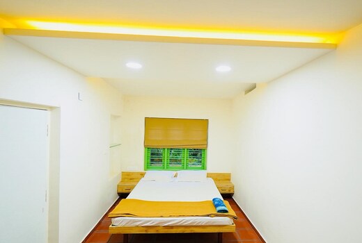 YAZ Holiday Home