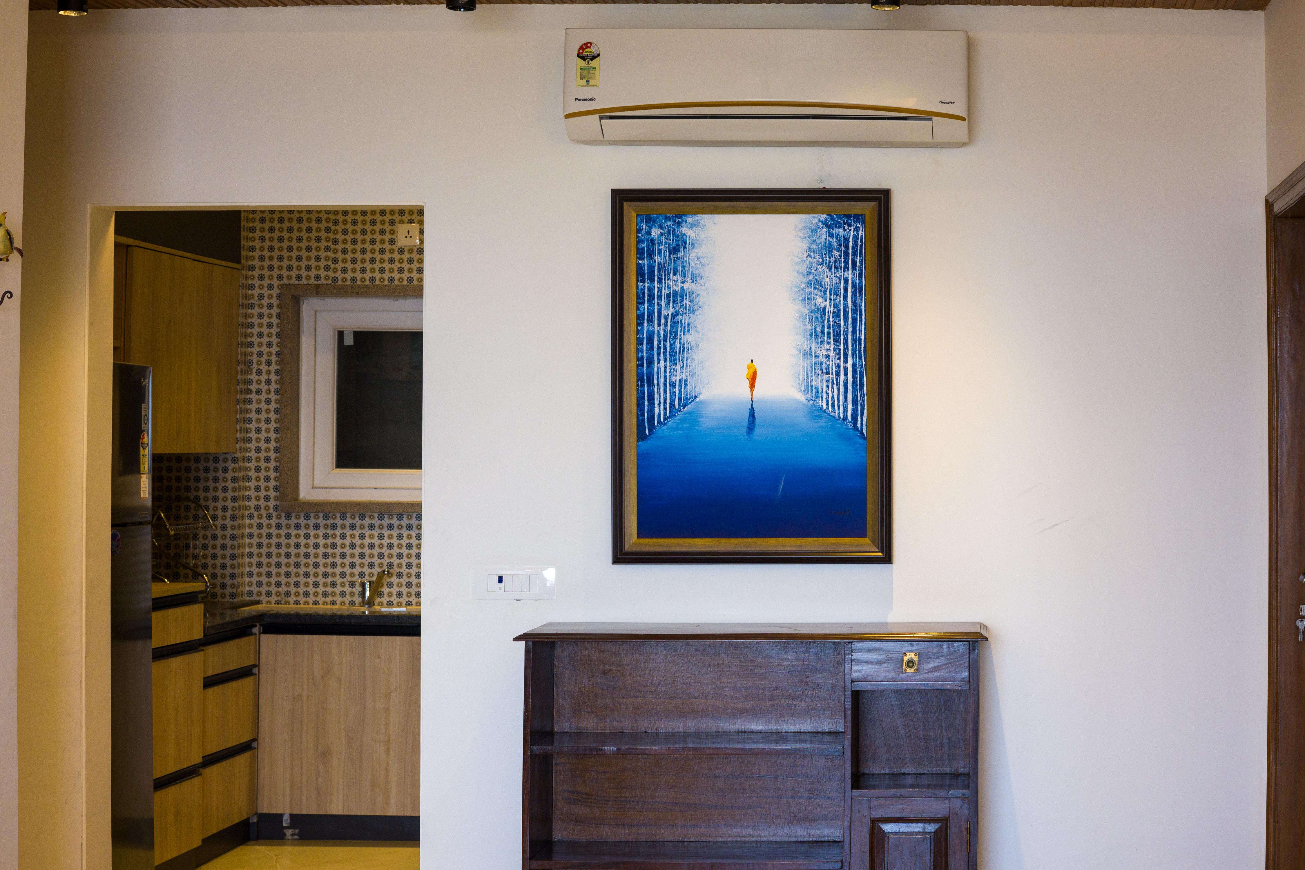 Elegant 2 BHK Apt With A Lift & Scenic Views - Tap to explore photos