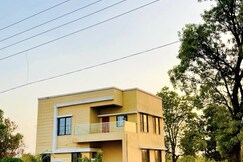Beautiful 3Bhk Bungalow with private pool, Murbad