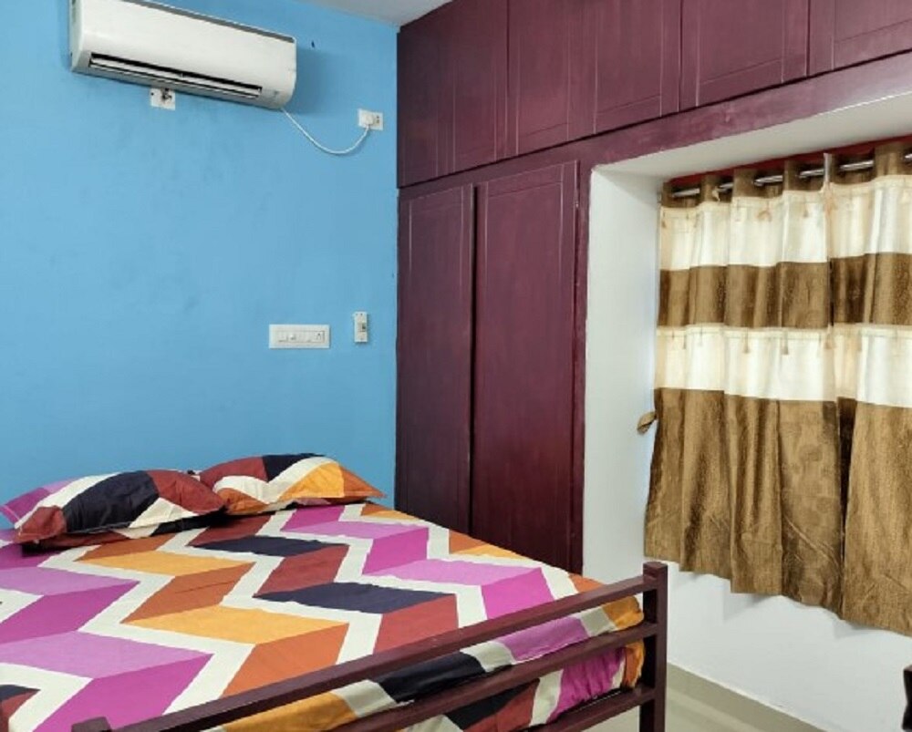 BRINTHAVANAM VILLA AC - Tap to explore photos